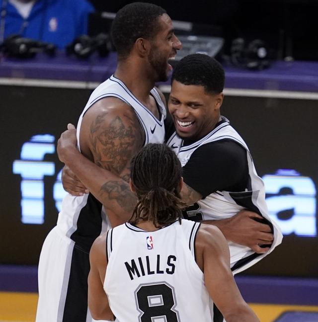 为我们揭开 为我们揭开