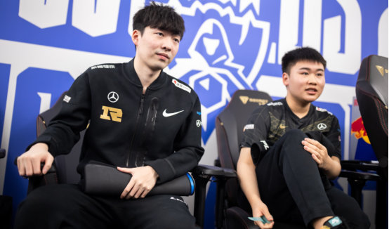 手在关键时 手在关键时