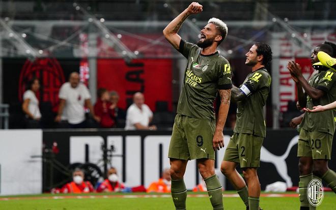 展现出了坚 展现出了坚