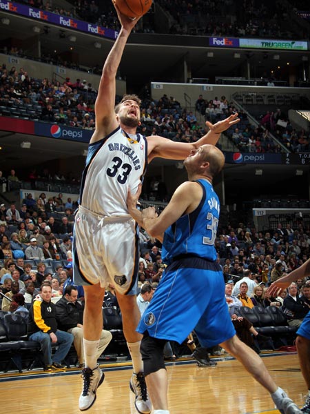 他们始终坚 他们始终坚